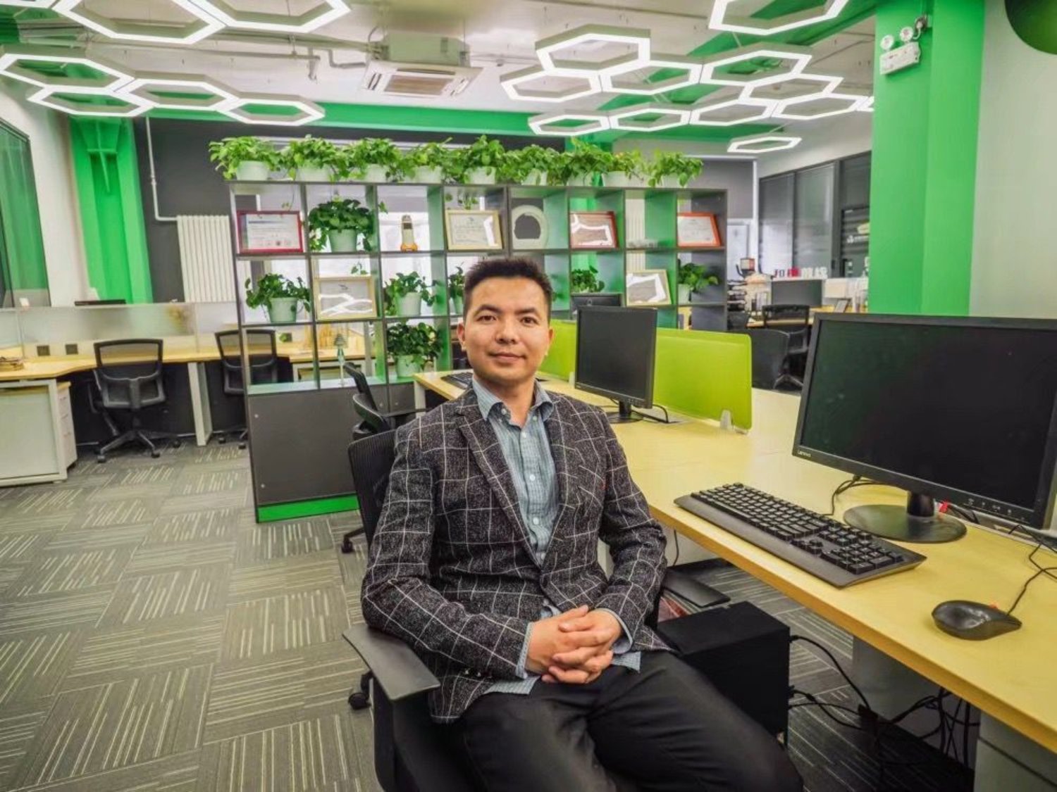 北科大江南在线客服2018级工商管理专业研究生 肖祥应